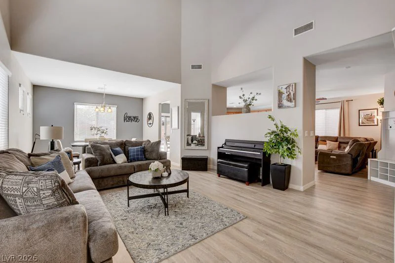 10417 Walworth, Las Vegas, NV 89166
