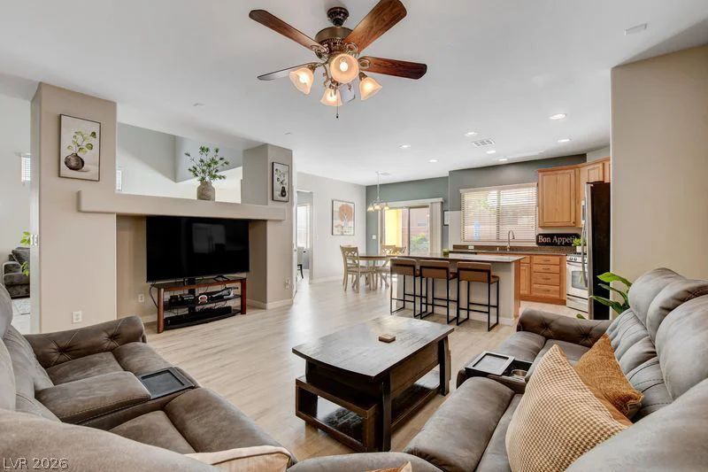 10417 Walworth, Las Vegas, NV 89166