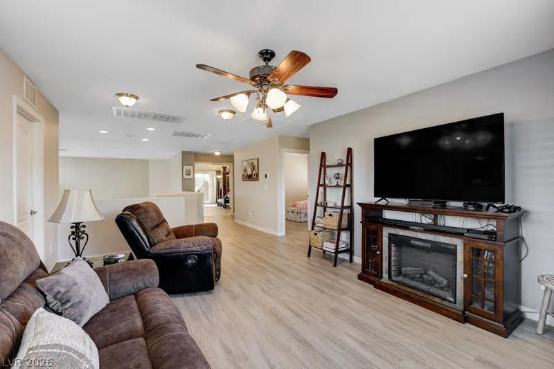 10417 Walworth, Las Vegas, NV 89166