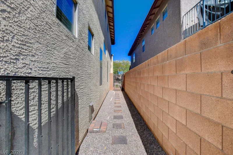 10417 Walworth, Las Vegas, NV 89166