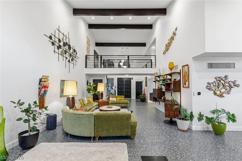 2100 Plaza Del Dios, Las Vegas, NV 89102