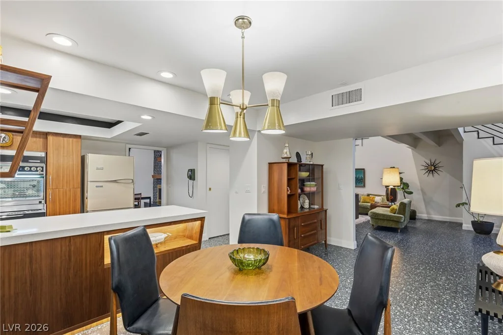 2100 Plaza Del Dios, Las Vegas, NV 89102