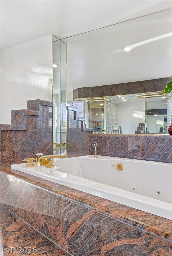 2100 Plaza Del Dios, Las Vegas, NV 89102
