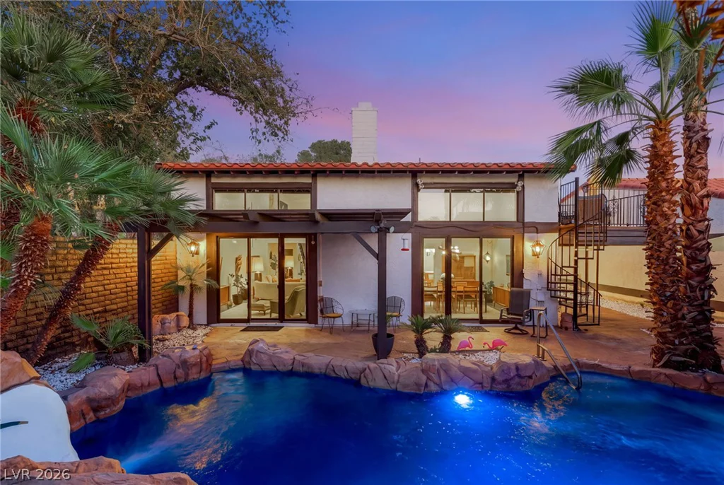 2100 Plaza Del Dios, Las Vegas, NV 89102