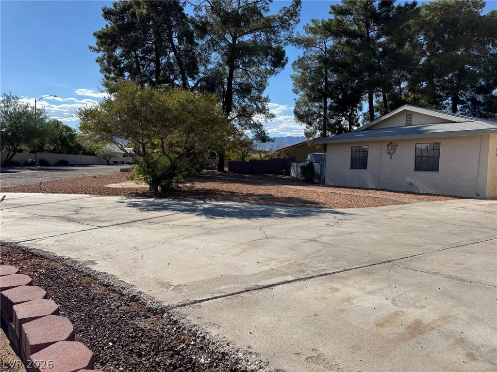 7920 Hickam, Las Vegas, NV 89129