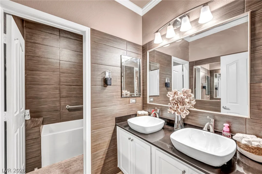 1709 White Daisy, North Las Vegas, NV 89081