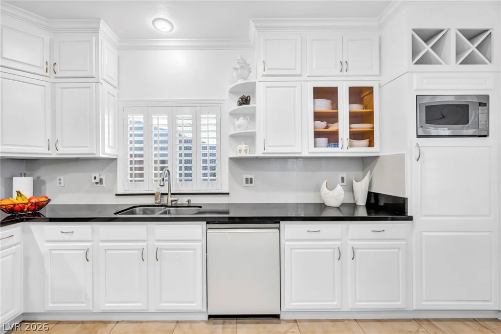 1709 White Daisy, North Las Vegas, NV 89081