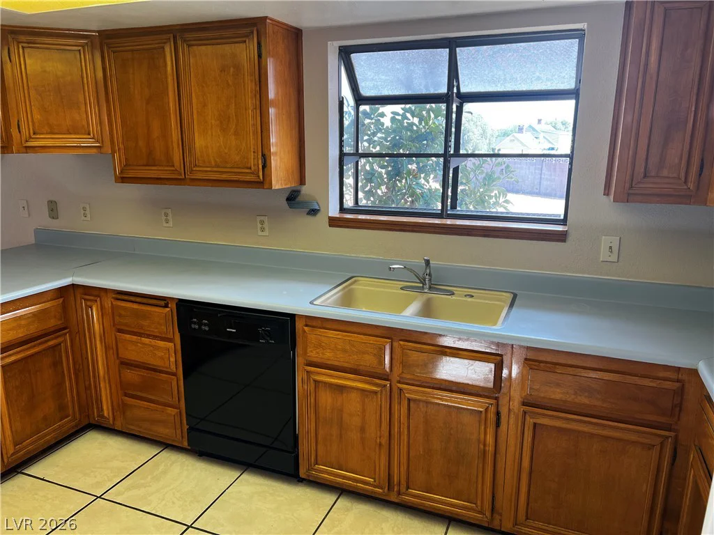 6920 Edna, Las Vegas, NV 89117