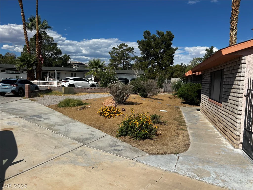 6920 Edna, Las Vegas, NV 89117