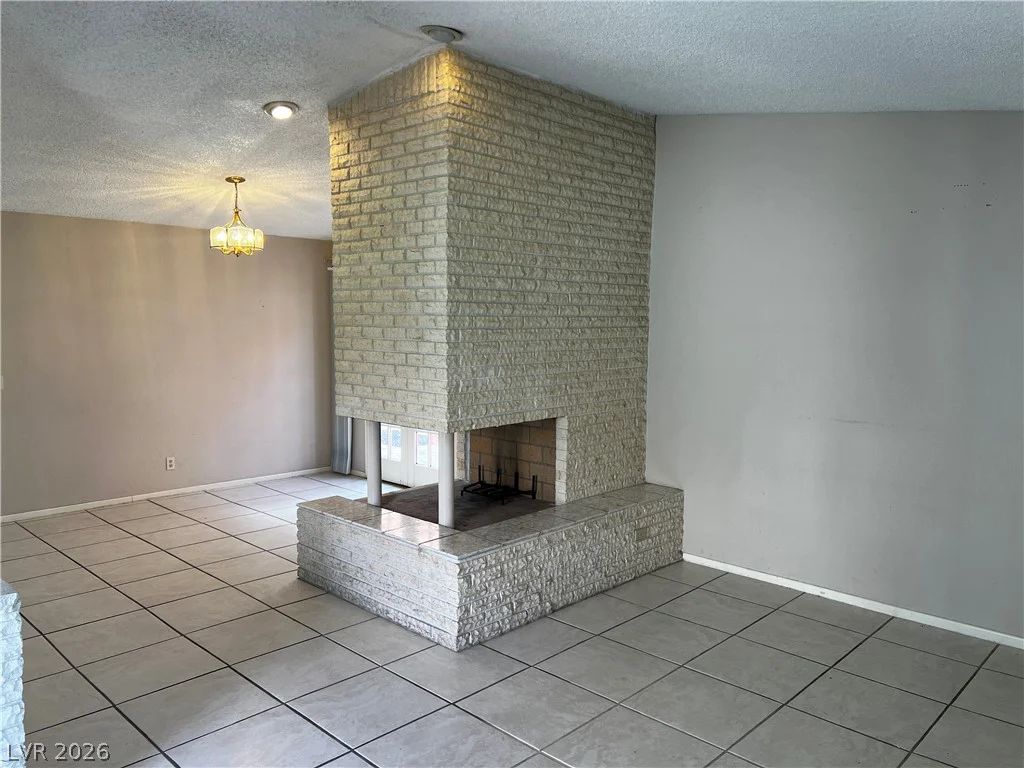 6920 Edna, Las Vegas, NV 89117