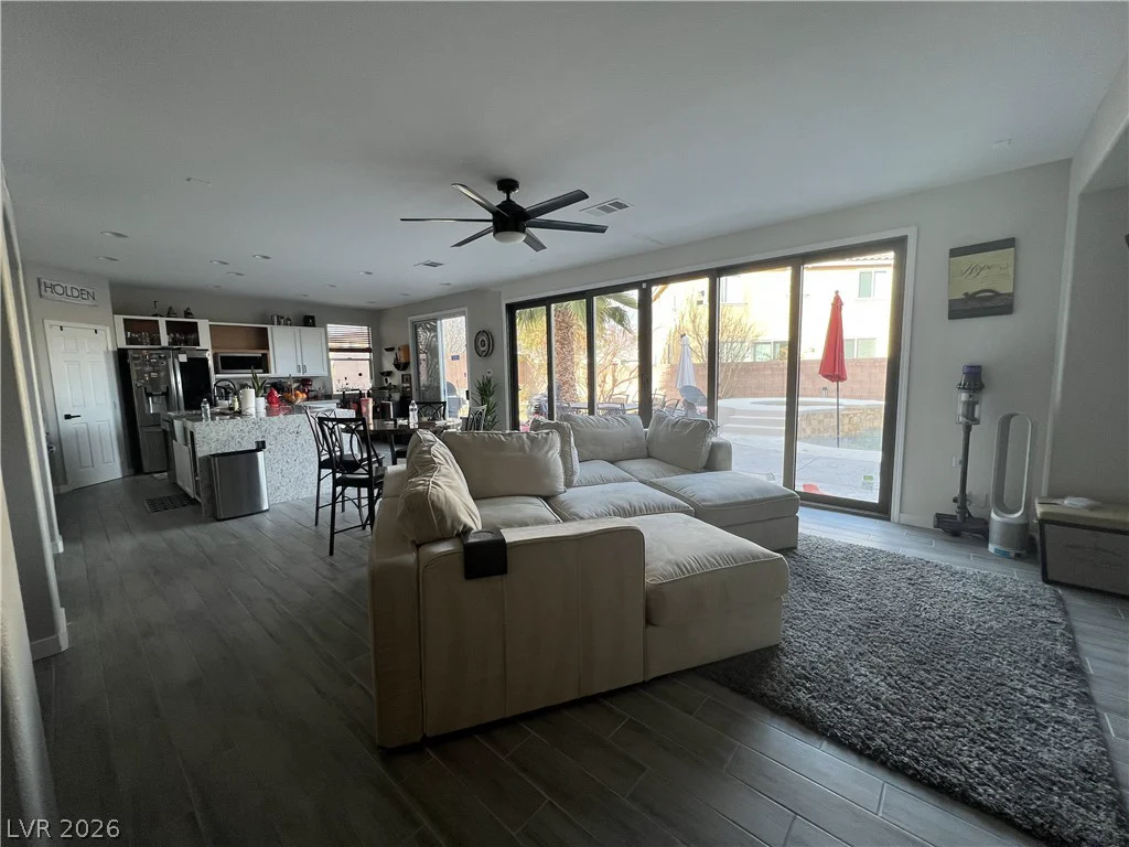 6616 Black Oaks, North Las Vegas, NV 89084