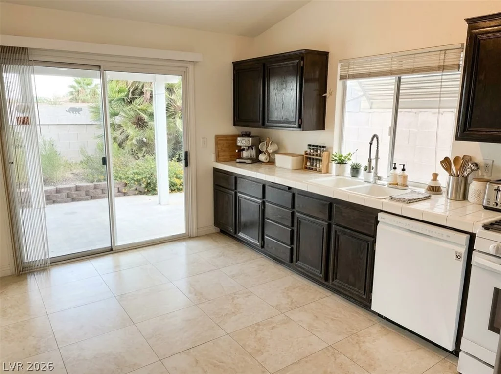 8121 Chambersberg, Las Vegas, NV 89147