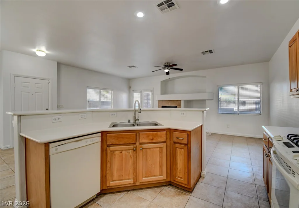 8758 Tom Noon, Las Vegas, NV 89178