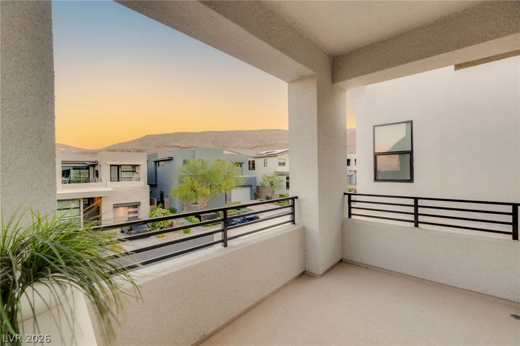 10752 Patina Hills, Las Vegas, NV 89135