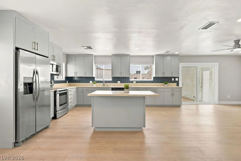 3731 Moberly, Las Vegas, NV 89139
