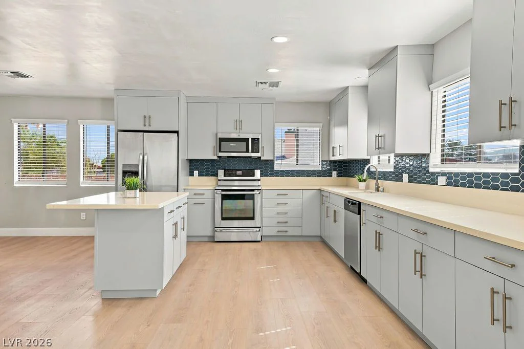 3731 Moberly, Las Vegas, NV 89139