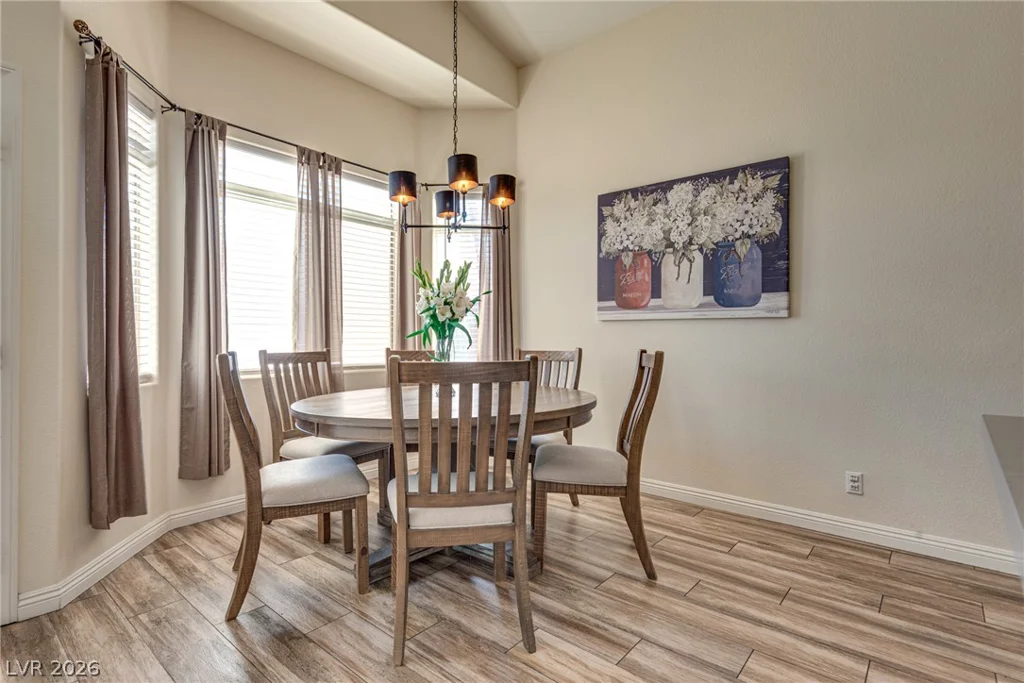 7229 Chic, Las Vegas, NV 89129
