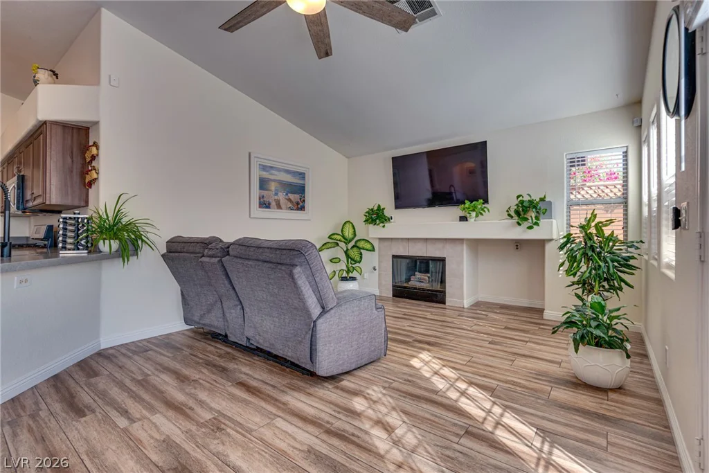7229 Chic, Las Vegas, NV 89129