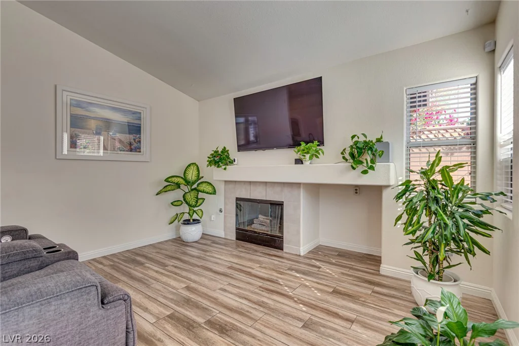 7229 Chic, Las Vegas, NV 89129