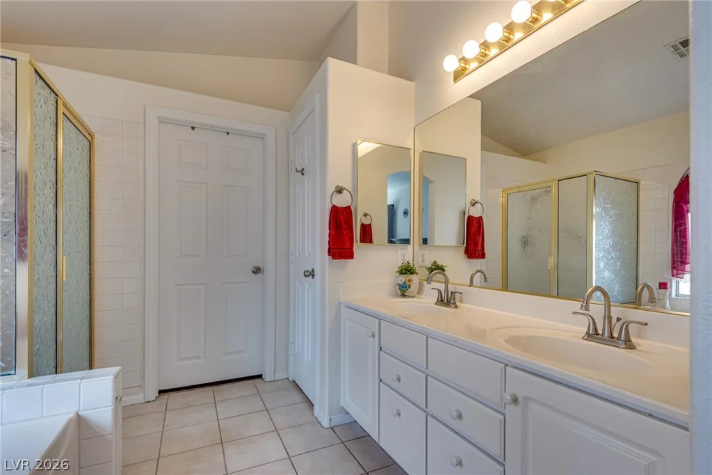 7229 Chic, Las Vegas, NV 89129
