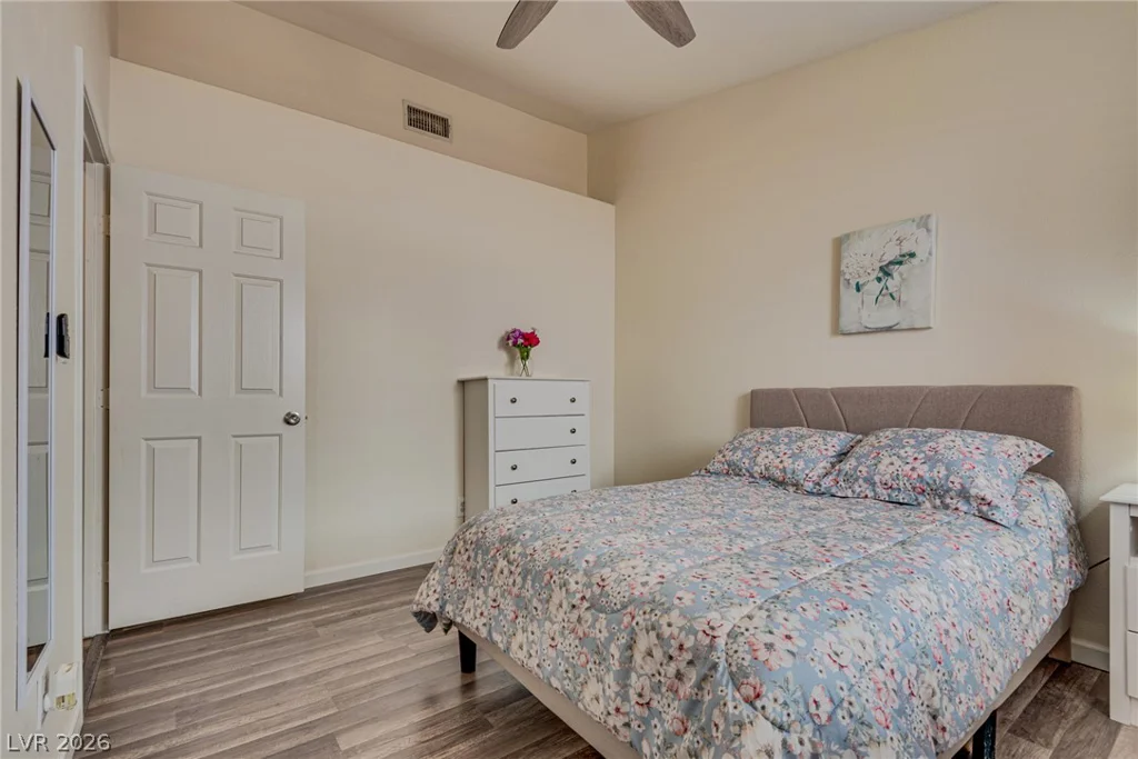 7229 Chic, Las Vegas, NV 89129