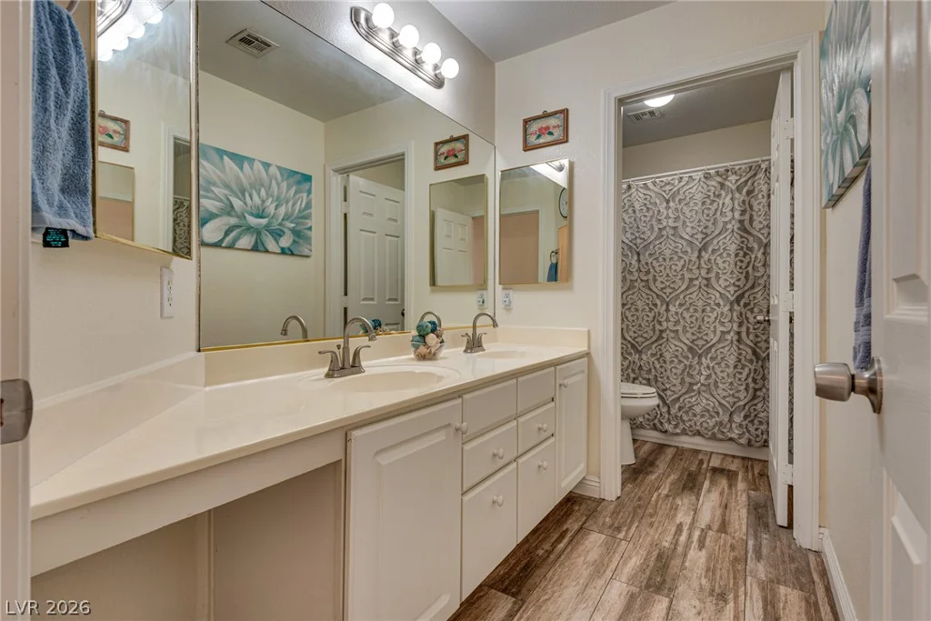 7229 Chic, Las Vegas, NV 89129