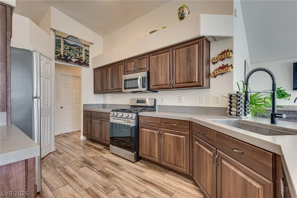 7229 Chic, Las Vegas, NV 89129