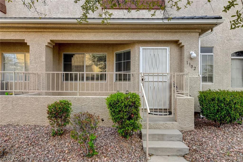 1302 Dusty Creek, Las Vegas, NV 89128