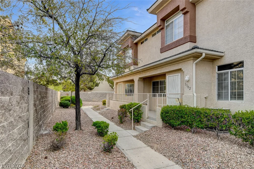 1302 Dusty Creek, Las Vegas, NV 89128