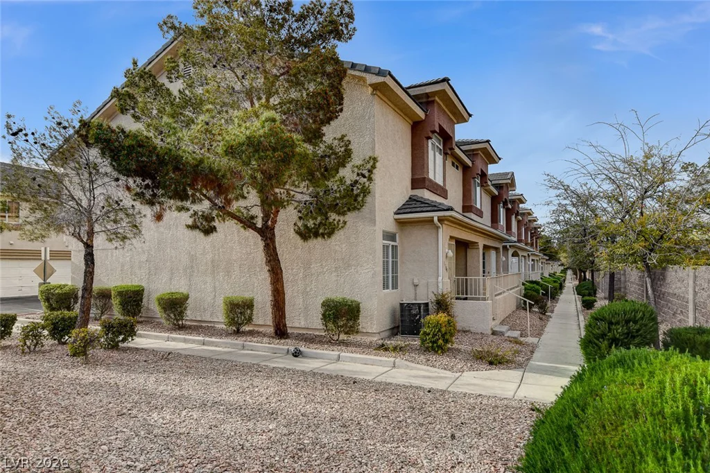 1302 Dusty Creek, Las Vegas, NV 89128