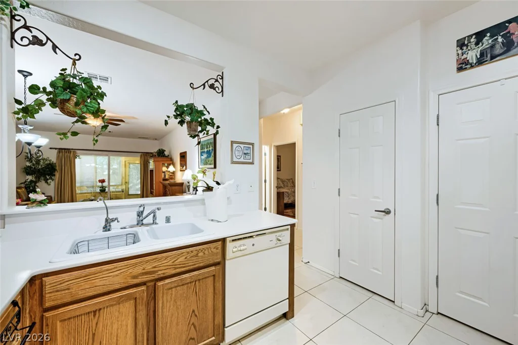 2817 Ground Robin, North Las Vegas, NV 89084