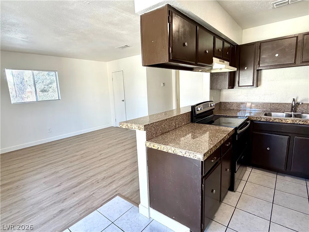 1521 Cobb, Las Vegas, NV 89101