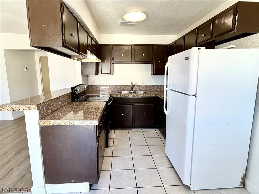 1521 Cobb, Las Vegas, NV 89101