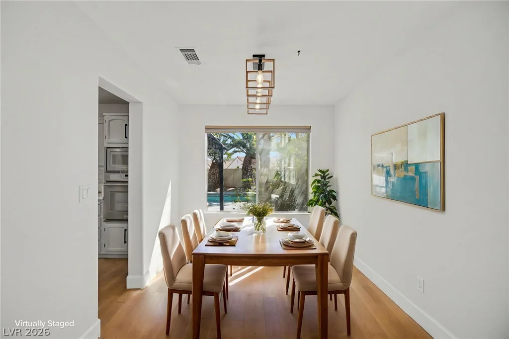 1828 Derbyshire, Las Vegas, NV 89117
