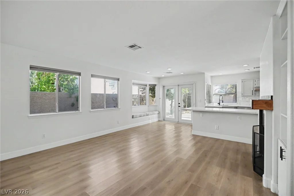 1828 Derbyshire, Las Vegas, NV 89117