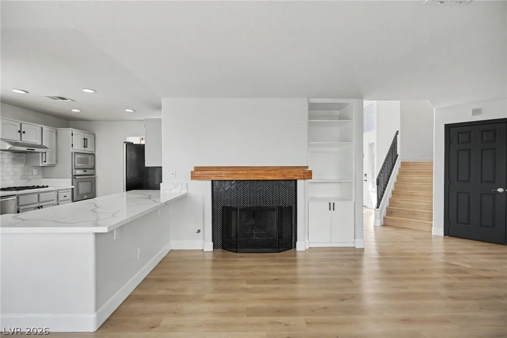 1828 Derbyshire, Las Vegas, NV 89117