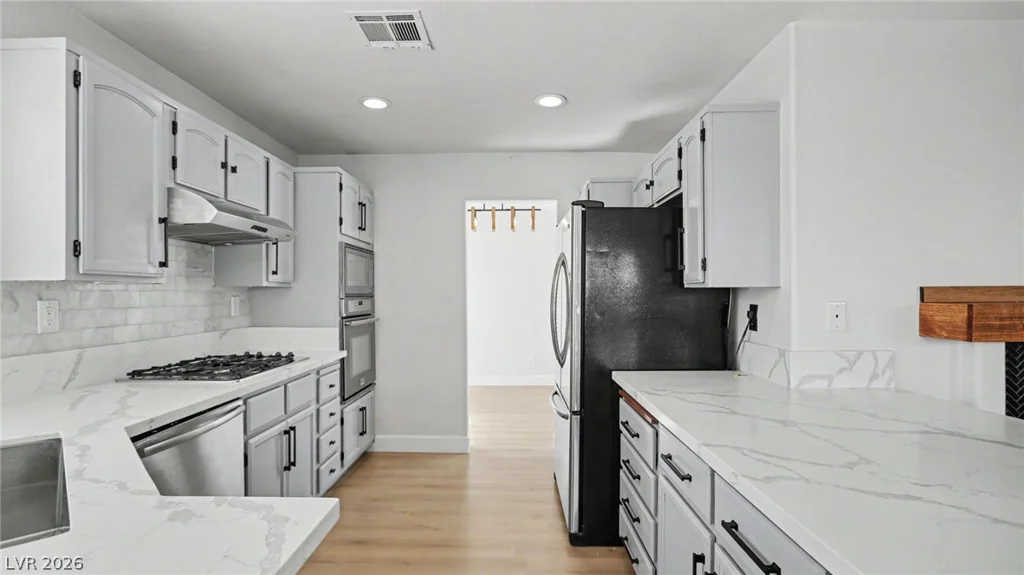 1828 Derbyshire, Las Vegas, NV 89117