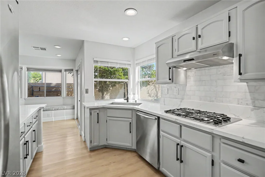1828 Derbyshire, Las Vegas, NV 89117