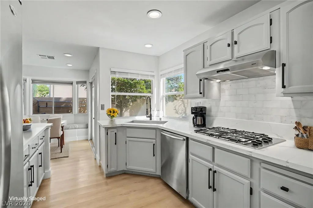 1828 Derbyshire, Las Vegas, NV 89117
