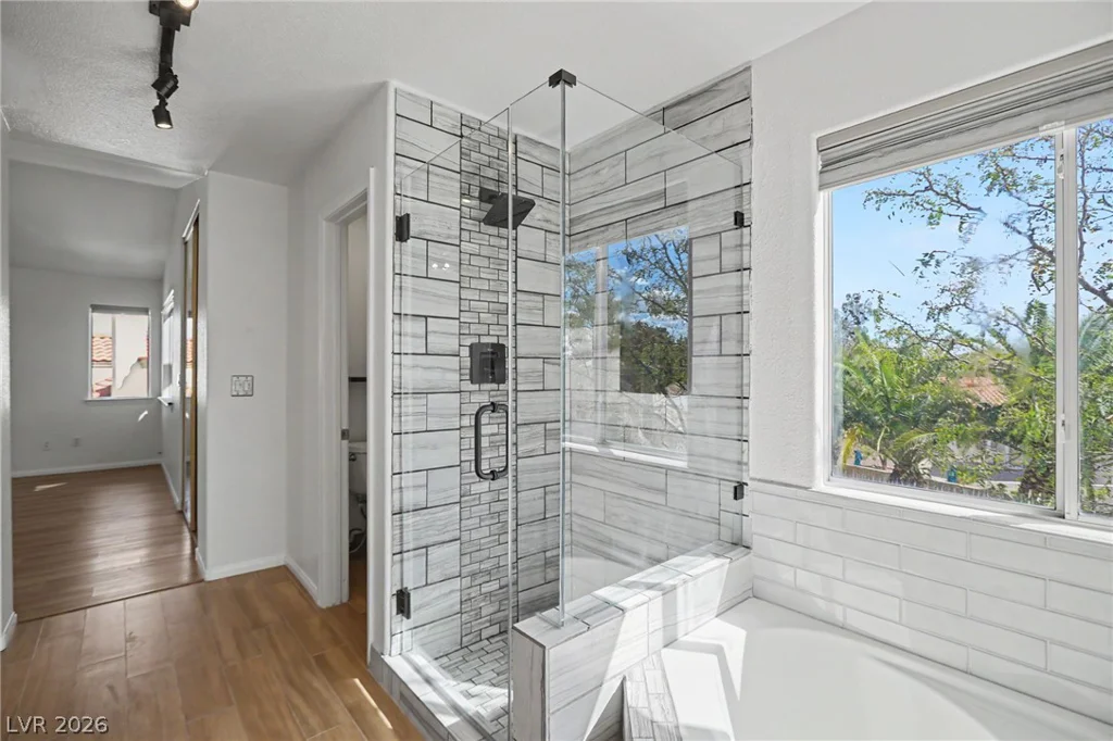 1828 Derbyshire, Las Vegas, NV 89117