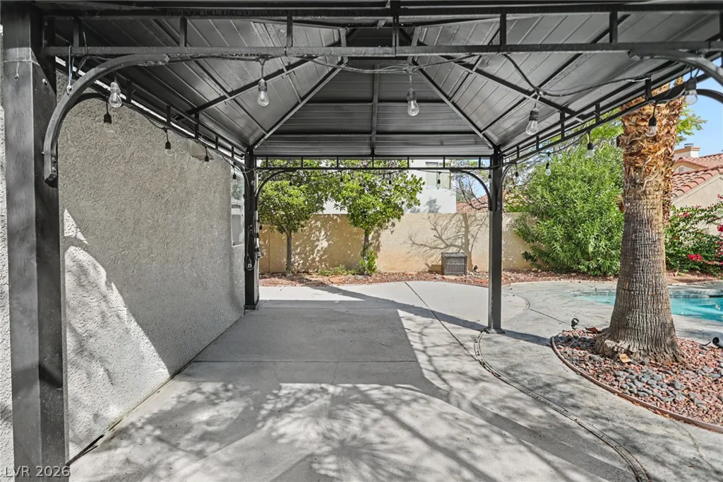 1828 Derbyshire, Las Vegas, NV 89117