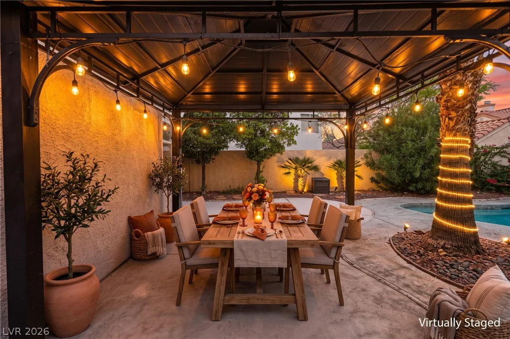 1828 Derbyshire, Las Vegas, NV 89117