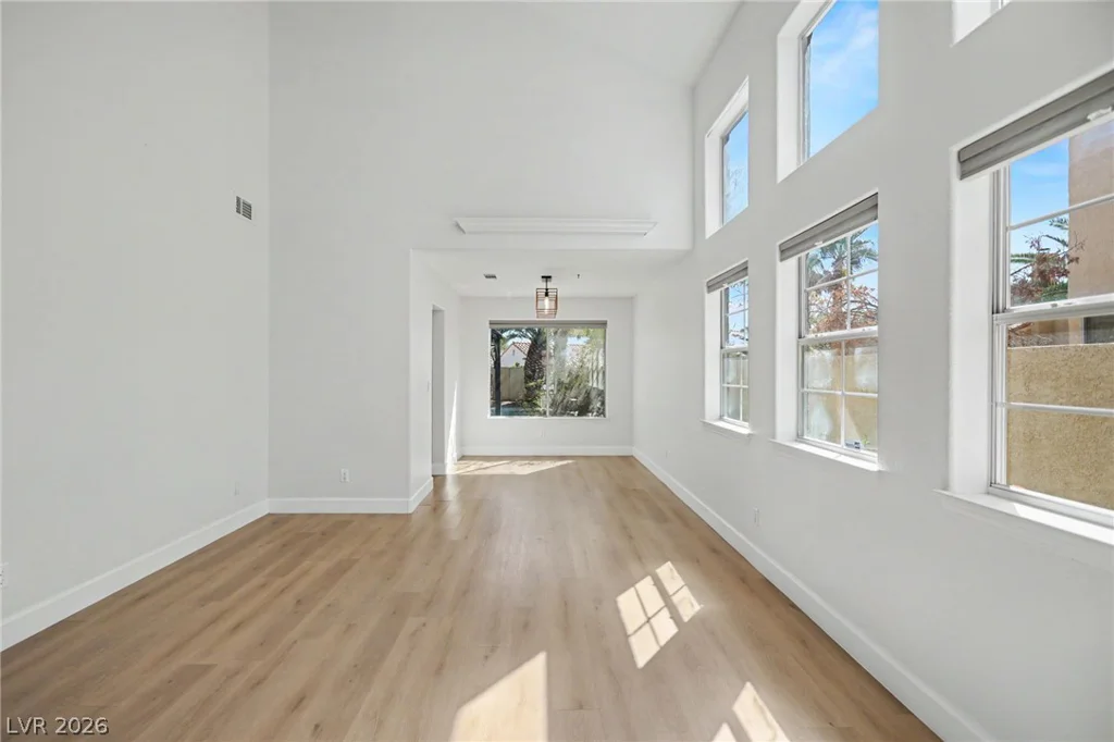 1828 Derbyshire, Las Vegas, NV 89117