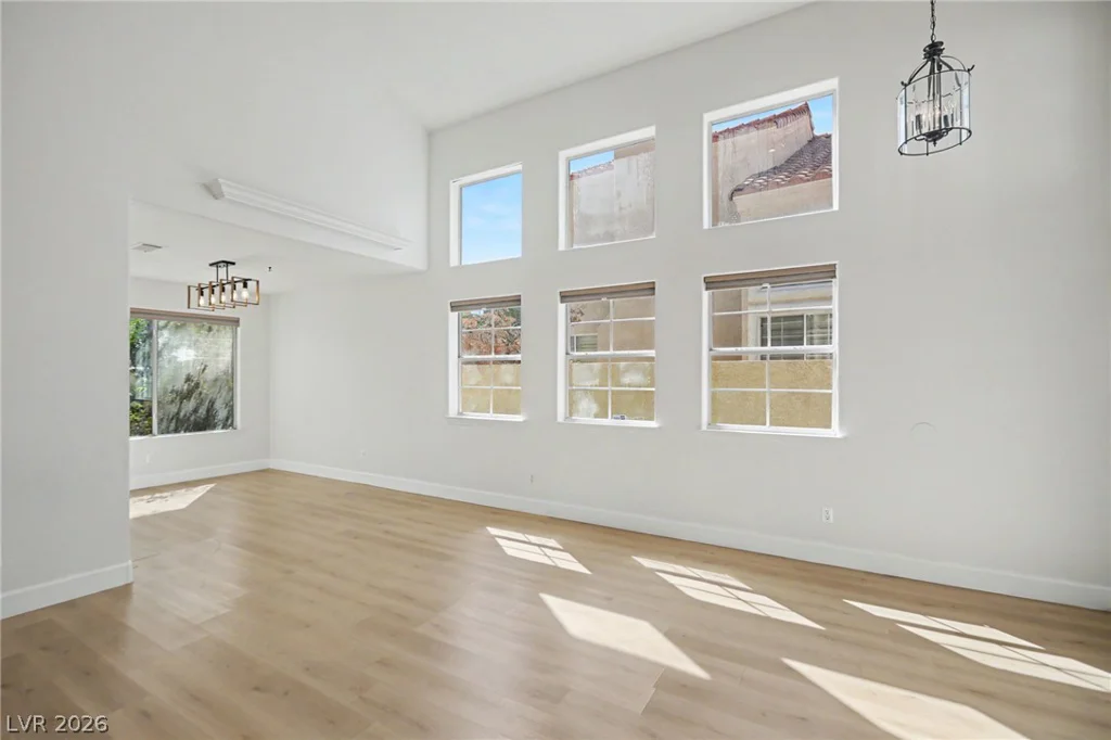1828 Derbyshire, Las Vegas, NV 89117