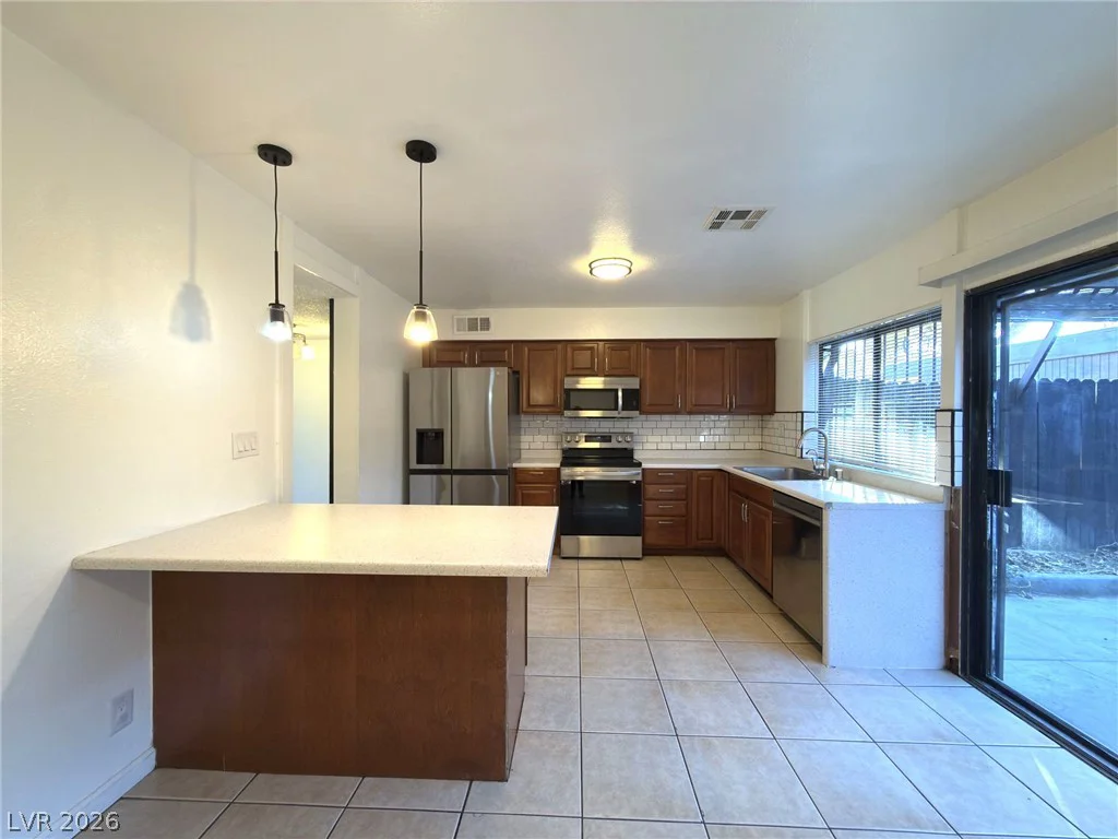 3270 Liahona, Las Vegas, NV 89121