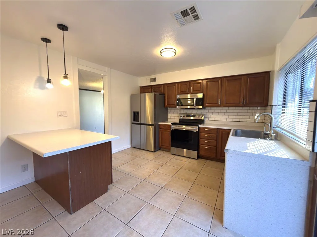 3270 Liahona, Las Vegas, NV 89121