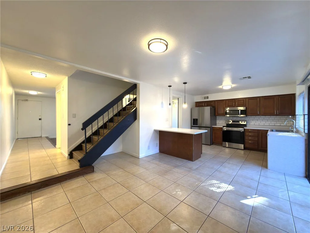 3270 Liahona, Las Vegas, NV 89121