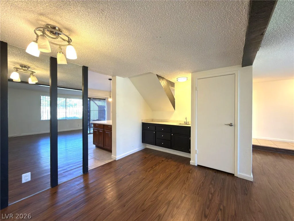 3270 Liahona, Las Vegas, NV 89121