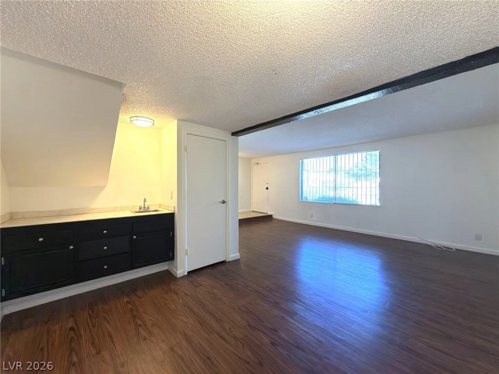 3270 Liahona, Las Vegas, NV 89121