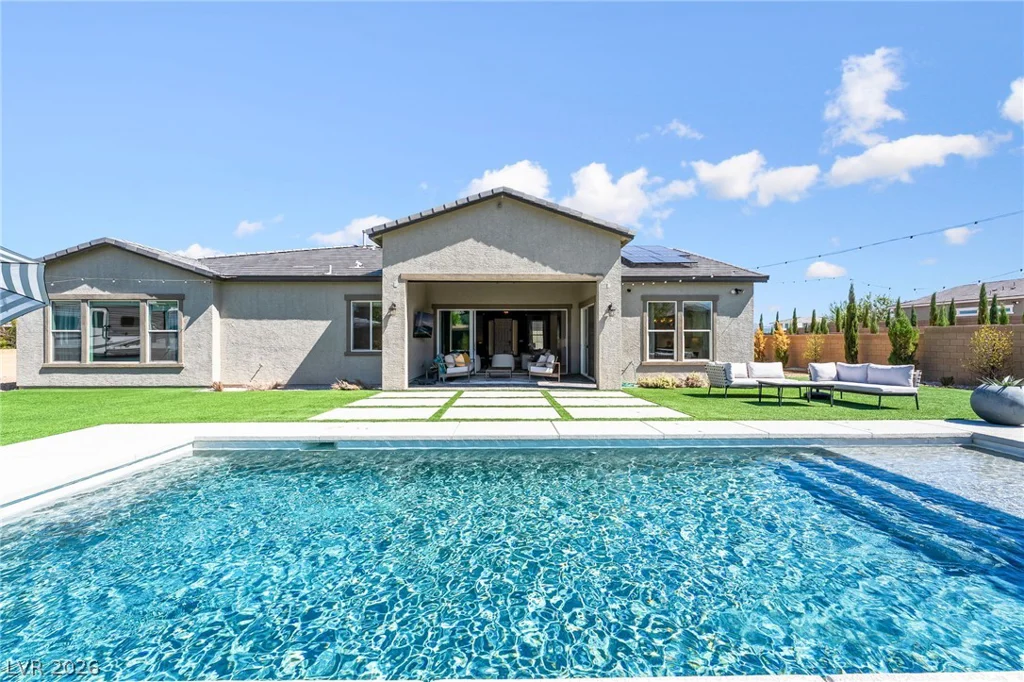 8735 Pioneer, Las Vegas, NV 89113